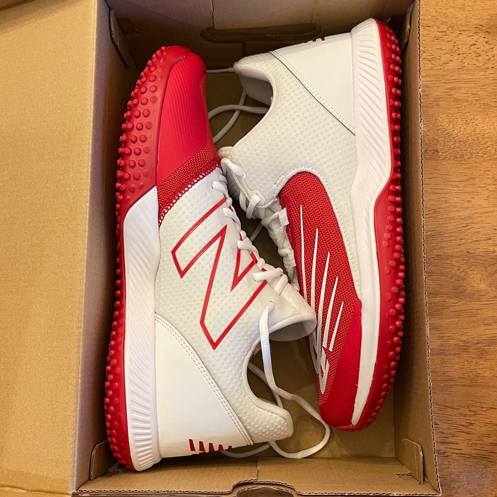NIB New Balance T4040 TR6 turf shoes